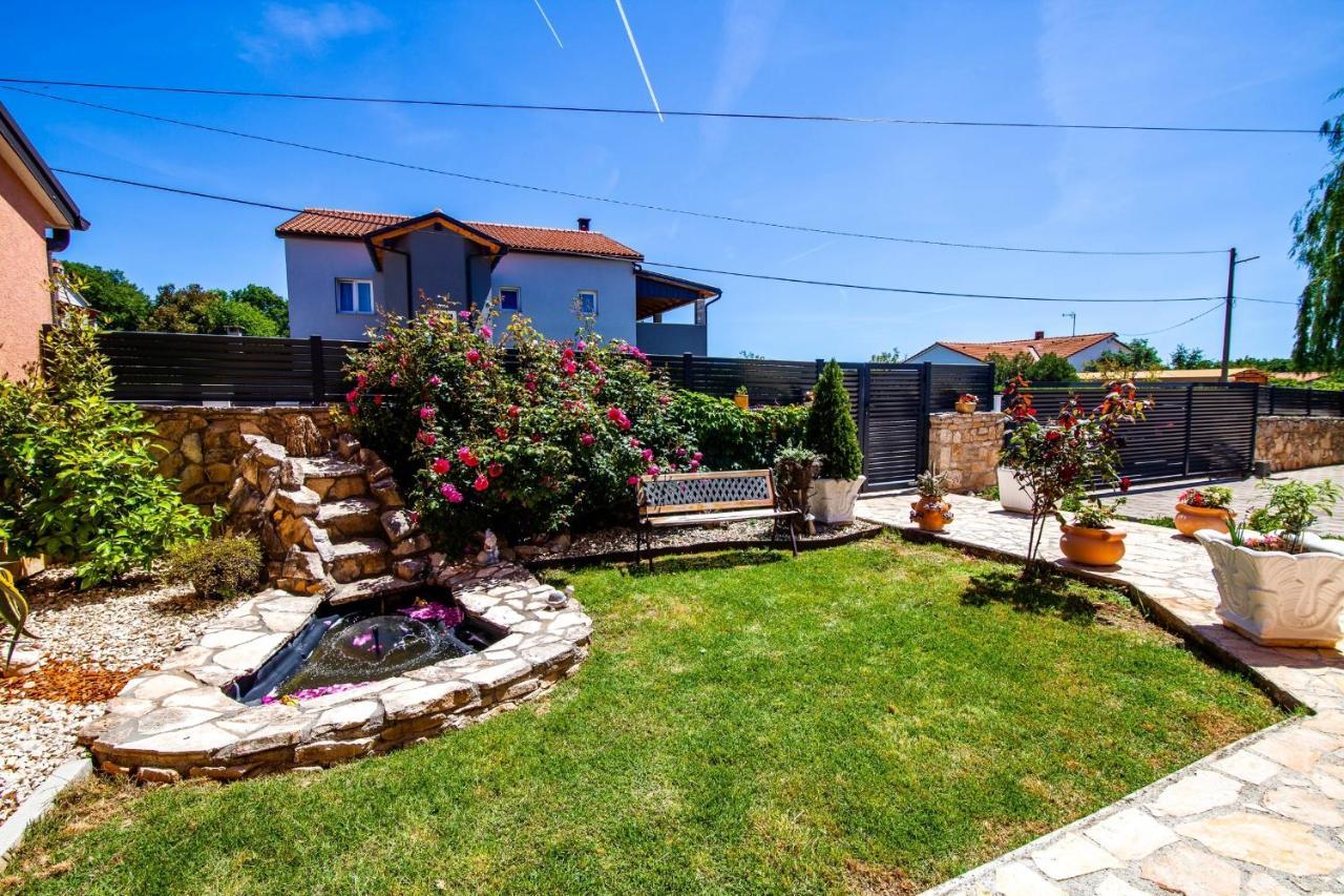 Villa Anita Pula Exterior photo